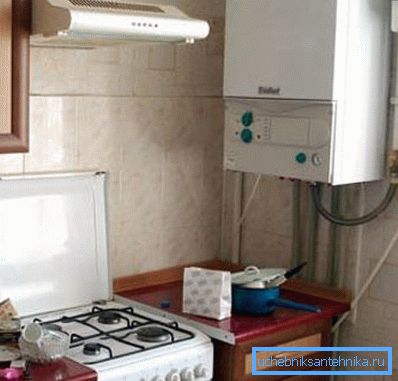 Caldera de gas de pared: un medio para obtener calor para el suministro a los radiadores. Caldera de gas de pared: un medio para obtener calor para el suministro a los radiadores.