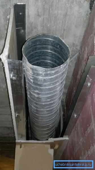 No hagas demasiada hendidura, porque en este caso se necesitará mucha lana mineral. No hagas demasiada hendidura, porque en este caso se necesitará mucha lana mineral.