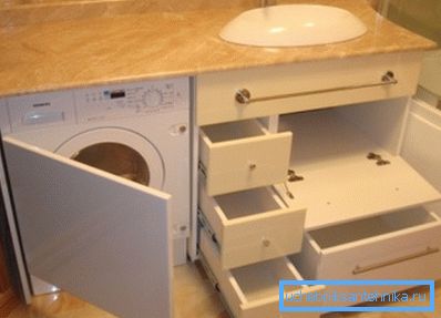 Algunos maestros, al crear tales construcciones, intentan hacer nichos en ellos para tener la oportunidad de colocar electrodomésticos en ellos. Algunos maestros, al crear tales construcciones, intentan hacer nichos en ellos para tener la oportunidad de colocar electrodomésticos en ellos.
