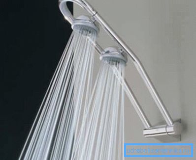 Diseño inusual regaderas con cabezas ajustables. Regaderas de diseño inusual con cabezales ajustables.