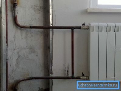 Nuevo radiador bimetálico en lugar del antiguo hierro fundido. Nuevo radiador bimetálico en lugar del antiguo hierro fundido.