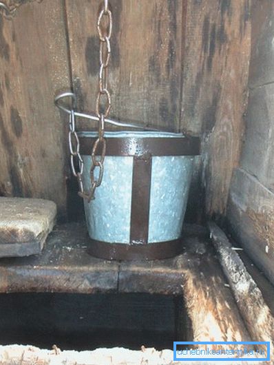 Cubo común para extracción de agua. Cubo común para extracción de agua.