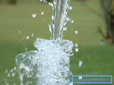 La limpieza del pozo mejorará el suministro de agua y mejorará la calidad del agua. La limpieza del pozo mejorará el suministro de agua y mejorará la calidad del agua.