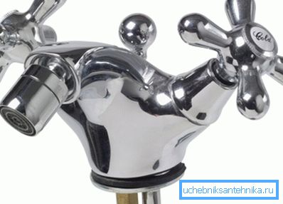 El diseño óptimo del mezclador de lavabo. El diseño óptimo del mezclador de lavabo.