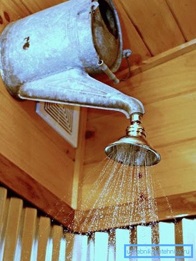 La solución de construcción original que encaja perfectamente en el diseño de una casa de campo o baño. La solución de construcción original que encaja perfectamente en el diseño de una casa de campo o baño.