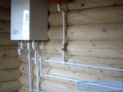 Las casas de madera requieren especial atención. Las casas de madera requieren especial atención.