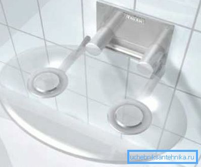 Silla alta plegable para ducha - solución muy compacta y práctica Silla alta plegable para ducha - solución muy compacta y práctica