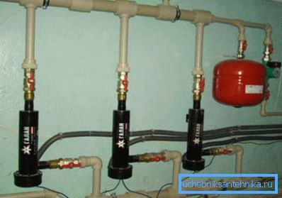 Calentar su casa con electricidad es una manera eficiente de mantenerse caliente. Calentar su casa con electricidad es una manera eficiente de mantenerse caliente.