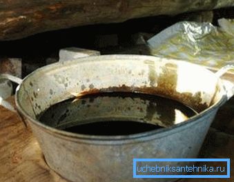 El aceite de motor usado puede servir como un buen combustible para una caldera de calefacción. El aceite de motor usado puede servir como un buen combustible para una caldera de calefacción.