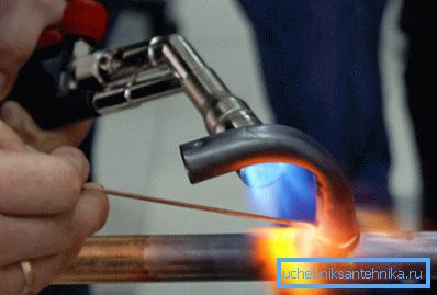 Soldadura de tubos de cobre. Soldadura de tubos de cobre.