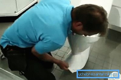 Antes de trabajar, la superficie debe desengrasarse. Antes de trabajar, la superficie debe desengrasarse.