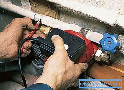 Antes de instalar la bomba para calefacción, seleccione el lugar de amarre Antes de instalar la bomba para calefacción, seleccione el lugar de amarre