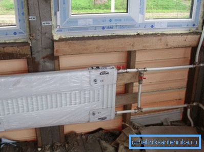 Antes de instalar los radiadores en una casa privada, es necesario extraer tuberías a cada aparato. Antes de instalar los radiadores en una casa privada, es necesario extraer tuberías a cada aparato.