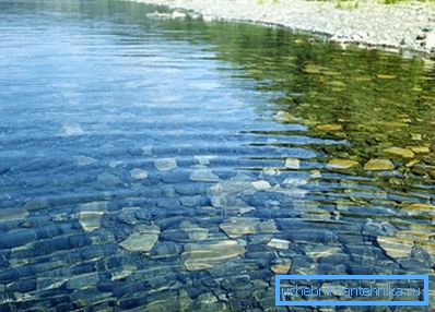 La primera razón para elegir una limpieza de calidad es el agua limpia en el depósito adyacente. La primera razón para elegir una limpieza de calidad es el agua limpia en el depósito adyacente.