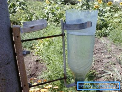 Botella de plástico - la versión más simple de un lavabo hecho en casa. Botella de plástico - la versión más simple de un lavabo hecho en casa.