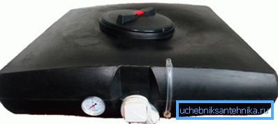 Tanques de plástico para duchas de verano con calefacción son fáciles de instalar Tanques de plástico para duchas de verano con calefacción son fáciles de instalar por ti mismo