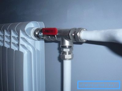 Conexión de un sistema metaloplástico a un radiador de calefacción. Conexión de un sistema metaloplástico a un radiador de calefacción.