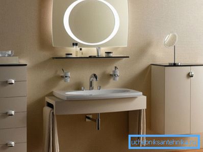 Recoger el lavabo para el baño es fácil, pero algunos de los matices en este caso todavía están presentes Recoger el lavabo para el baño es fácil, pero algunos de los matices en este caso todavía están presentes