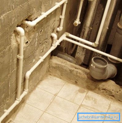 Liners de suministro de agua. Liners de suministro de agua.