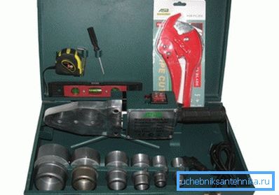 Un conjunto completo de herramientas para trabajar con polipropileno. Un conjunto completo de herramientas para trabajar con polipropileno.
