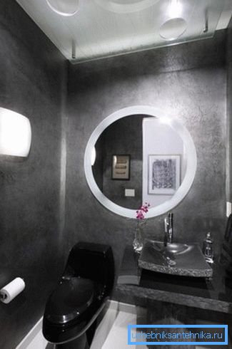 El crepúsculo hace que las visitas al baño sean más agradables. El crepúsculo hace que las visitas al baño sean más agradables.
