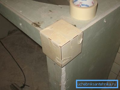 A veces, para la creación de tales estructuras, se utilizan sistemas de paneles de yeso completamente, que luego pueden revestirse con baldosas. A veces, para la creación de tales estructuras, se utilizan sistemas de paneles de yeso completamente, que luego pueden revestirse con baldosas.