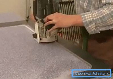El asiento para el lavado incorporado saca un molino con una boquilla final El asiento para el lavado incorporado saca un molino con una boquilla final