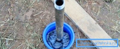 La última rodilla del pozo abisinio con hilo para conectar la bomba. La última rodilla del pozo abisinio con hilo para conectar la bomba.
