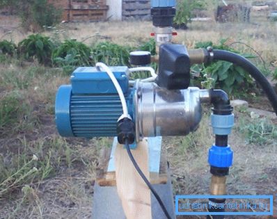 Las unidades de superficie le permiten elevar el agua desde una profundidad de no más de 9 metros. Las unidades de superficie le permiten elevar el agua desde una profundidad de no más de 9 metros.