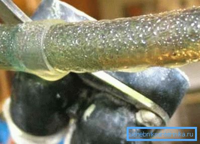 La condensación es común en tuberías no aisladas. La condensación es común en tuberías no aisladas.