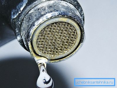 En caso de fugas, las reparaciones se pueden realizar de diferentes formas. En caso de fugas, las reparaciones se pueden realizar de diferentes formas.