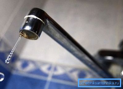En caso de desviaciones graves de las normas de higiene, el suministro de agua se detiene. En caso de desviaciones graves de las normas de higiene, el suministro de agua se detiene.