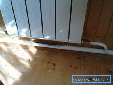 Cuando el aire es expulsado hacia la parte superior de la batería, la circulación pasará por su colector inferior. Cuando el aire es expulsado hacia la parte superior de la batería, la circulación pasará por su colector inferior.