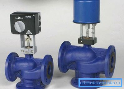 Ejemplo de grúa eléctrica con brida.