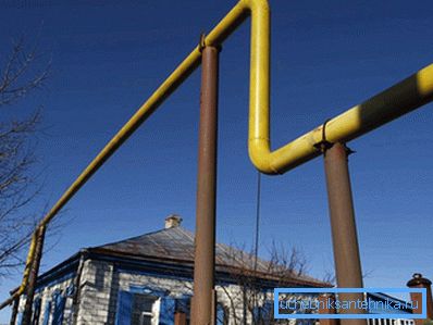Un ejemplo de un gasoducto cerca de la casa. Un ejemplo de un gasoducto cerca de la casa.