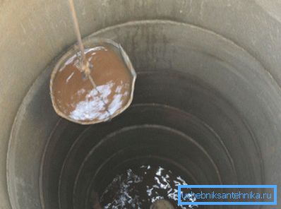 Un ejemplo de cómo puede verse el agua sucia. Un ejemplo de cómo puede verse el agua sucia.