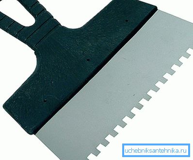 Ejemplo de una llana dentada Ejemplo de una llana dentada