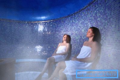 La adopción del baño ruso supone la presencia de una gran cantidad de vapor caliente. La adopción del baño ruso supone la presencia de una gran cantidad de vapor caliente.