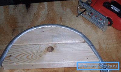 Dispositivo para doblar palanquillas de acero y aluminio de tablas caídas Dispositivo para doblar palanquillas de acero y aluminio de tablas caídas