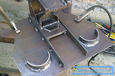 Dispositivo para doblar el tubo de perfil. Dispositivo para doblar el tubo de perfil.