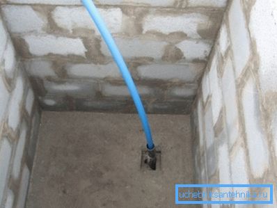 Foso o instalación de pozo para agua sin cajón. Foso o instalación de pozo para agua sin cajón.