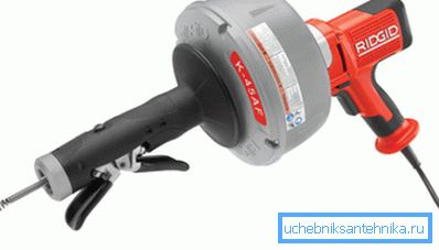 El carro de limpieza para tuberías con un diámetro de hasta 75 mm. El carro de limpieza para tuberías con un diámetro de hasta 75 mm.