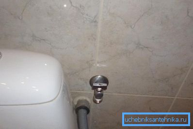 El uso más simple de este tipo de accesorios en la organización del suministro a diversos tipos de equipos sanitarios. El uso más simple de este tipo de accesorios en la organización del suministro a diversos tipos de equipos sanitarios.