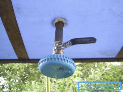 La solución técnica más simple para realizar el drenaje controlado de agua del tanque, seguido por pulverización La solución técnica más simple para realizar el drenaje controlado de agua del tanque, seguido por pulverización