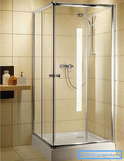 Equipamiento de baño sencillo y funcional. Equipamiento de baño sencillo y funcional.