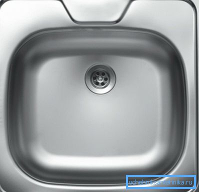 Fregadero de consignación sin orificio para grifo de acero inoxidable. Fregadero de consignación sin orificio para grifo de acero inoxidable.