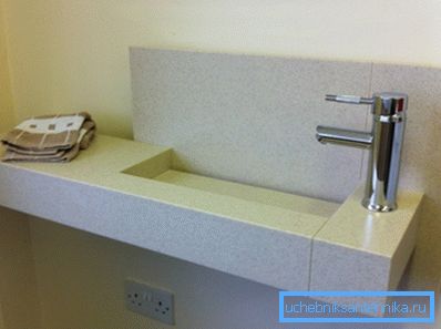 Lavabo bajo el cual puedes colgar el armario. Lavabo bajo el cual puedes colgar el armario.
