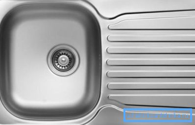 Fregadero con soporte para utensilios de cocina de acero inoxidable 460x760 mm. Fregadero con soporte para utensilios de cocina de acero inoxidable 460x760 mm.