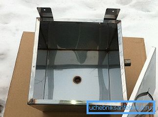 El tanque de expansión ayuda a eliminar el aire de las tuberías. El tanque de expansión ayuda a eliminar el aire de las tuberías.