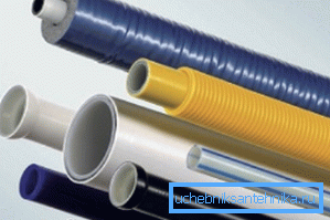 Diferentes tuberías para suministro de agua subterránea. Diferentes tuberías para suministro de agua subterránea.